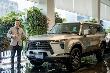 Xuân Hoàng tư vấn bán hàng Lexus Thăng Long