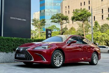 Lexus ES 300h 2021 lướt màu đỏ